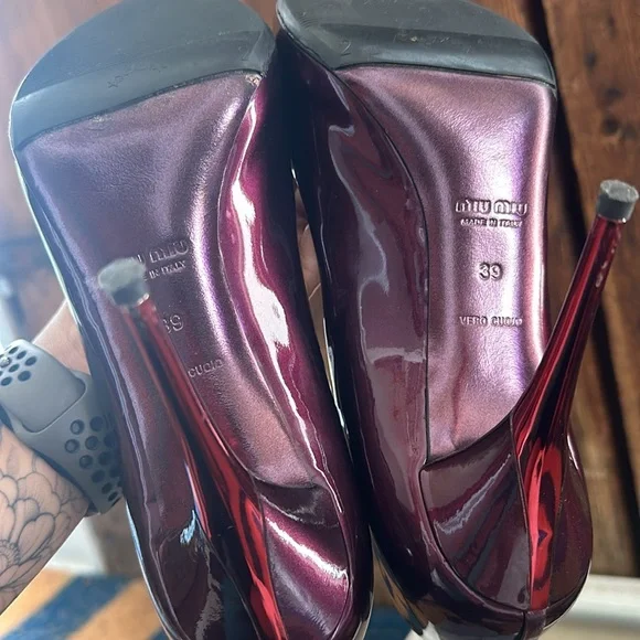 MIU MIU patent leather pump open toe maroon burgundy 39 designer
